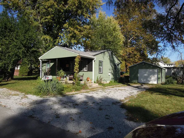 135 1/2 W High St, Mooresville, IN 46158