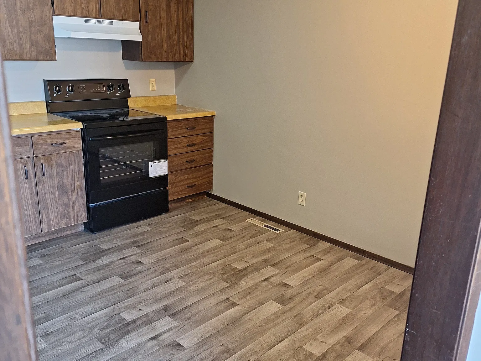 2 bed, $900 — Photo 3