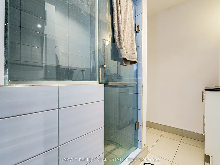 429 Vaughan Rd #A — Photo 9