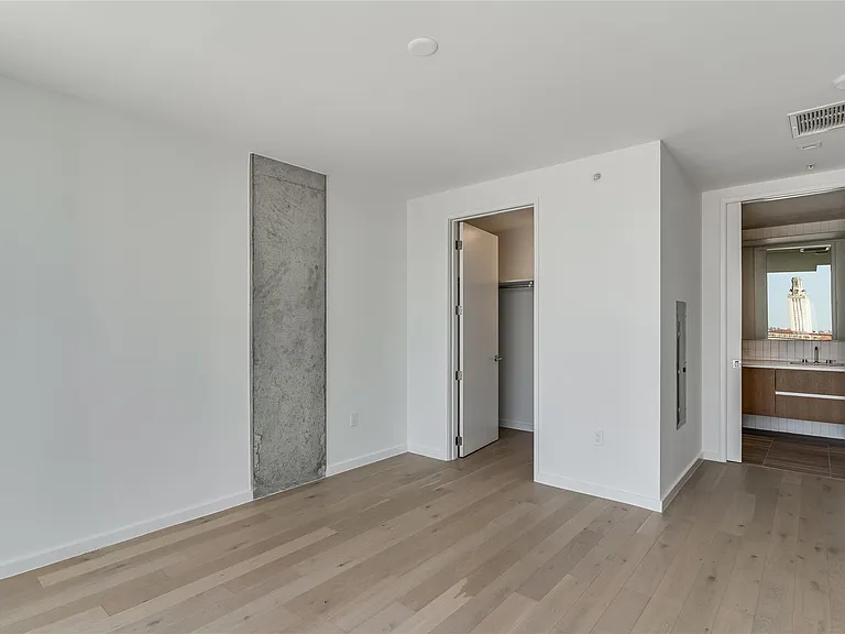313 W 17th St #1202 — Photo 17