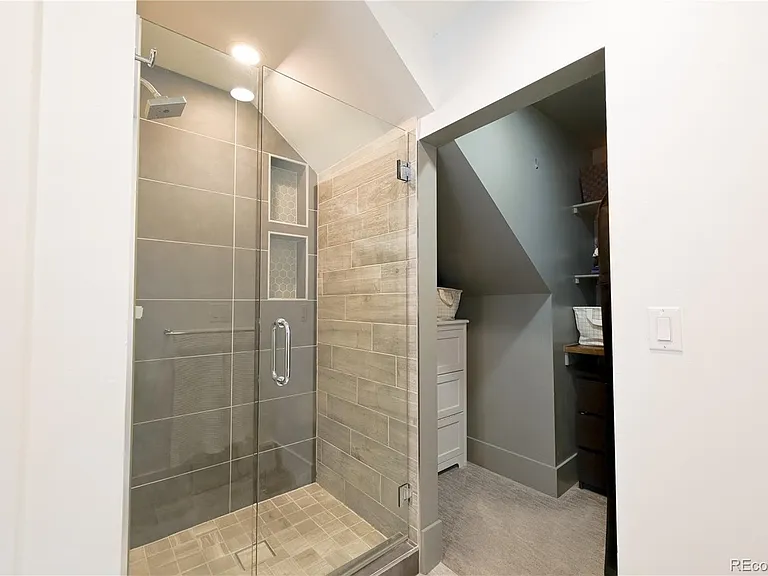 2070 N High St — Photo 20