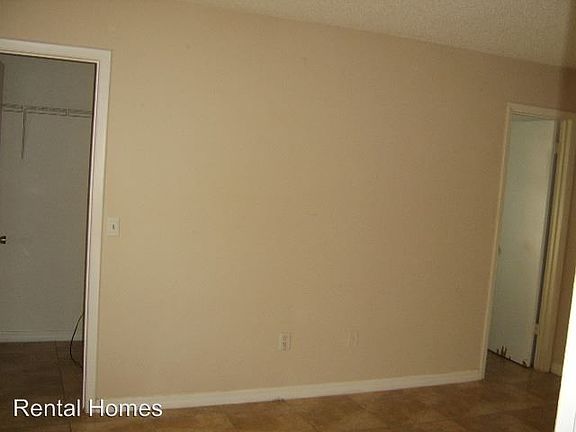 5th image of 5820 Willow Leaf Ct