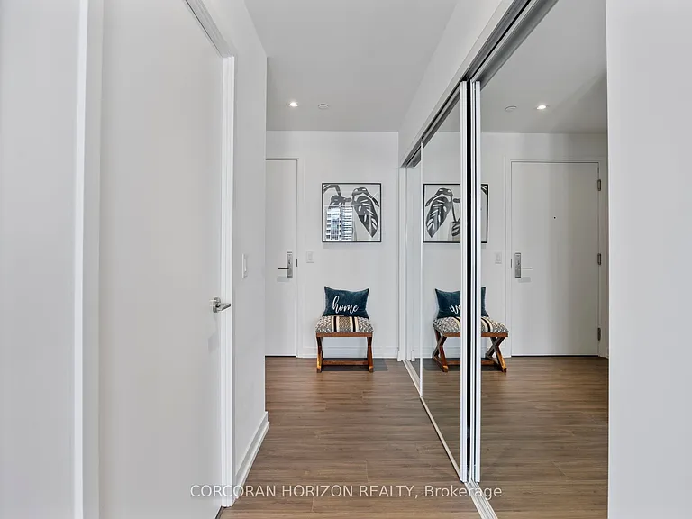 20 Edward St #Penthouse 1 — Photo 6