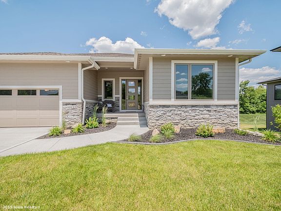 3rd image of 10117 Hidden Valley Dr