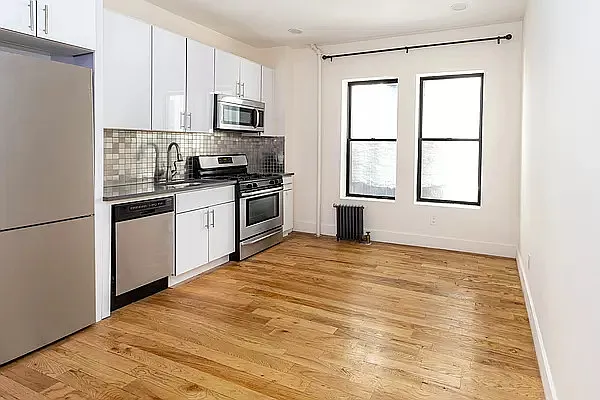 Rented by Green Leaf Management, LLC | media 26