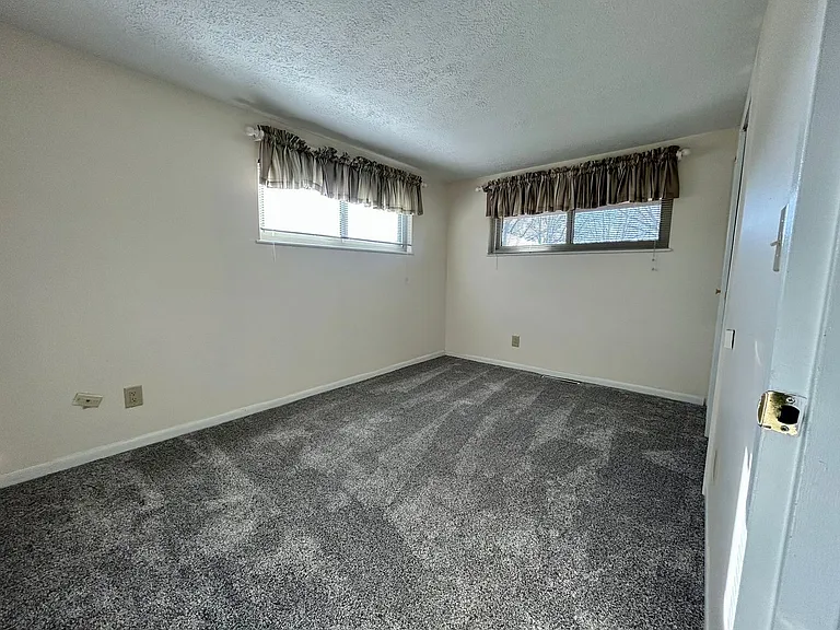 3928 Elmira Dr — Photo 17