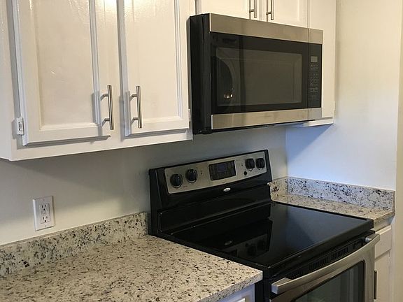 5th image of 18 McGuirk Dr APT B