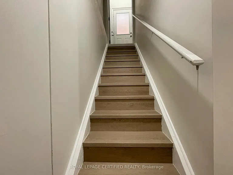 1227 McPhedran Point #2 — Photo 5