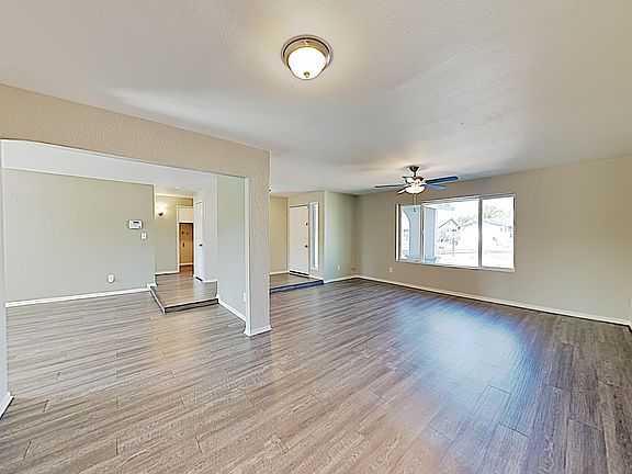 5th image of 4053 W Sweetwater Ave