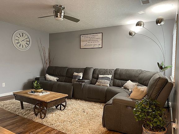 5th image of 6422 Tantamount Ln
