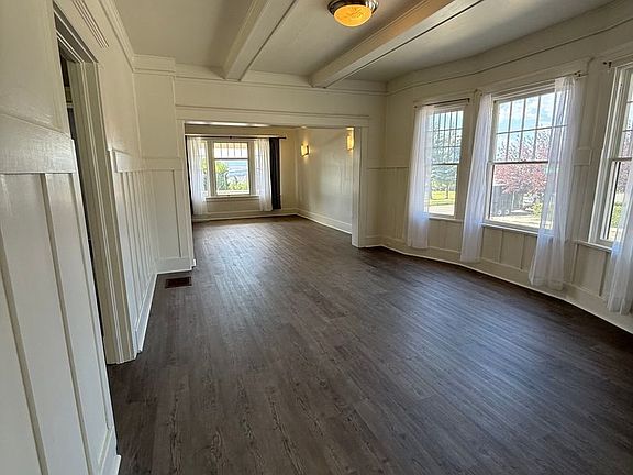 5th image of 927 W Mercury St