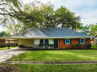 105 Dogwood Dr, Lafayette, LA 70501