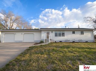 120 Willard Ave, Hebron, NE 68370
