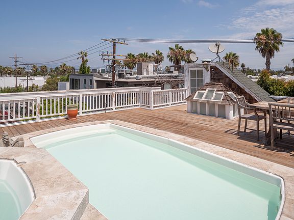 2nd image of 583 Venice Blvd