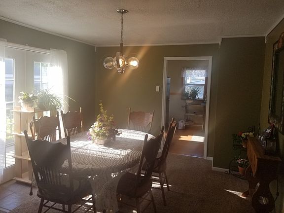 3rd image of 2725 Calvin Ave