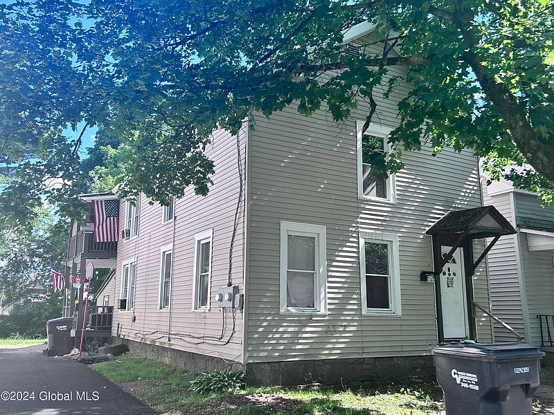 2nd image of 18 Montcalm Street