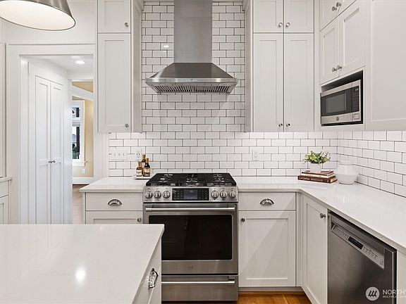 4th image of 6303 18th Avenue NE