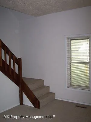 Building Photo 3