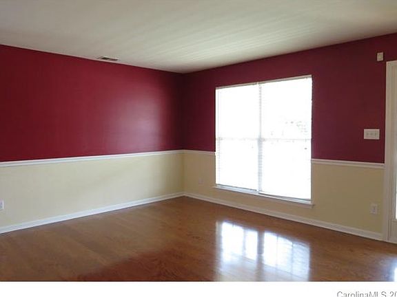 4th image of 2332 Wexford Way
