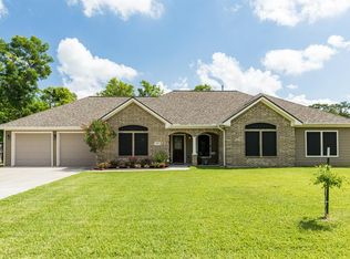 310 N Yaupon St, Richwood, TX 77531