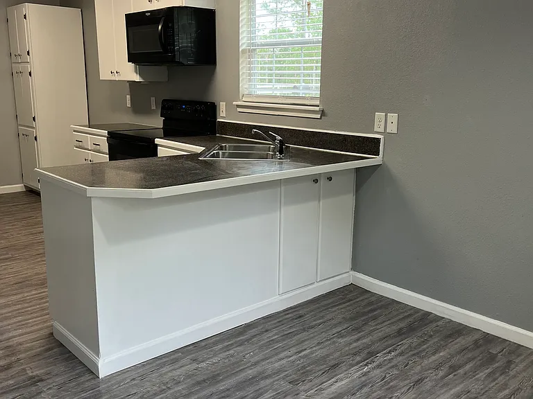 405 Scenic Hill Rd — Photo 4