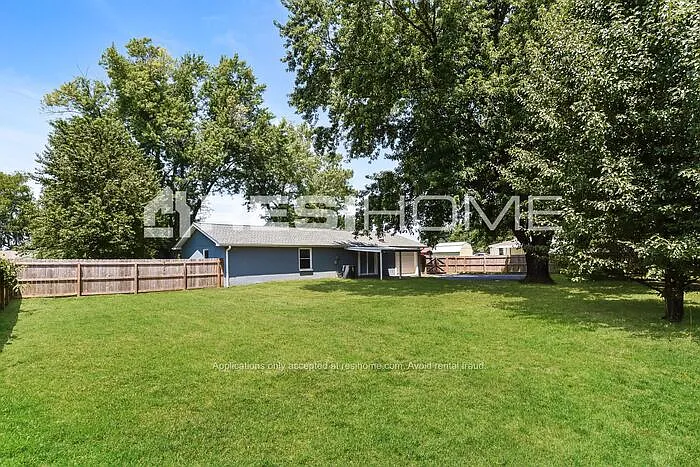 421 Stockade Dr — Photo 13