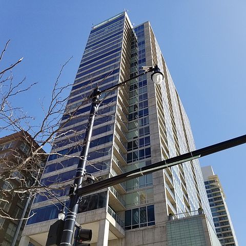 1st image of 611 S Wells St #705
