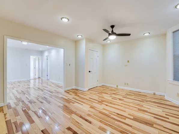 100 West 17th Street image 1 of 17