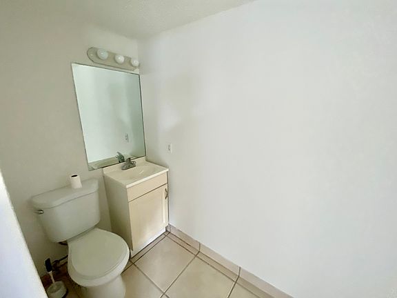 5th image of 3175 SE Bonita St #3191