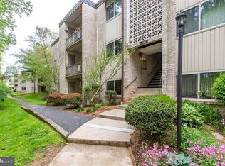 5202 Crossfield Ct #126, Rockville, MD 20852