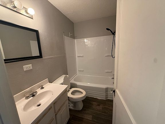 4th image of 328 N Heard St