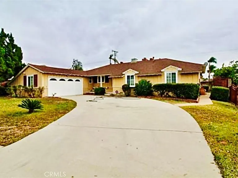 1704 E Vine Ave #A — Photo 1
