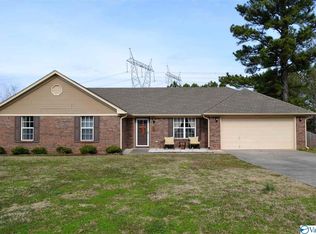 242 Amber Ln, Harvest, AL 35749
