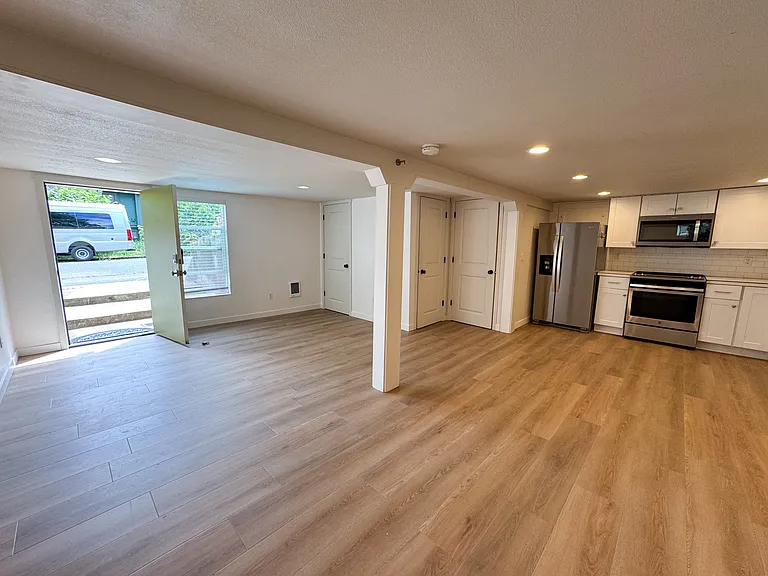 SE 43rd Ave — Photo 3