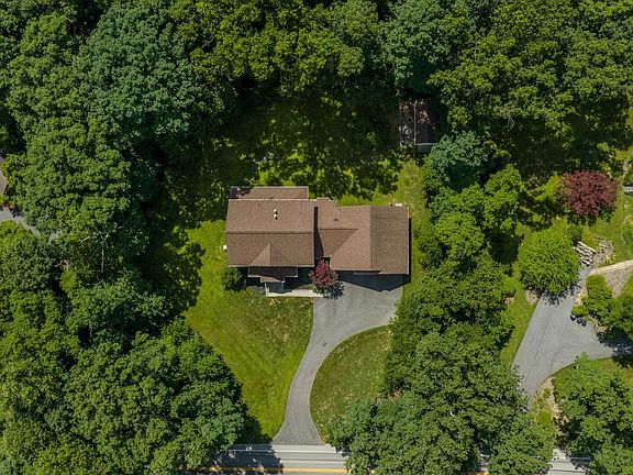 5th image of 2516 Daisy Rd