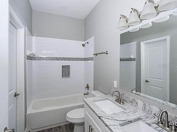 3rd image of 4014 N Marguerite St