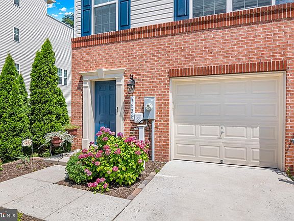 3rd image of 7539 Ivybrook Ln