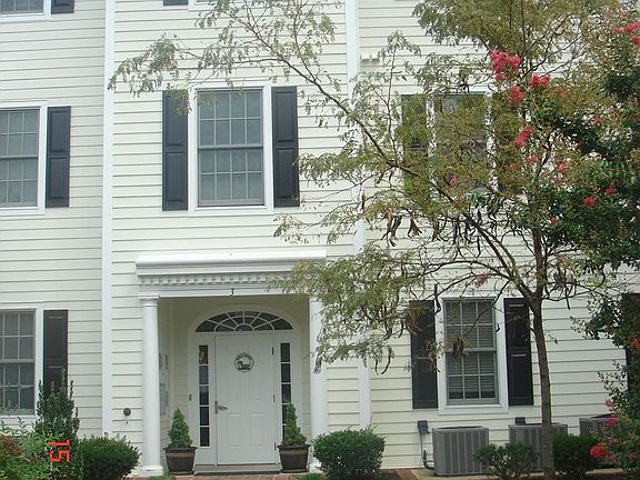 2nd image of 3 Oakley St APT 202