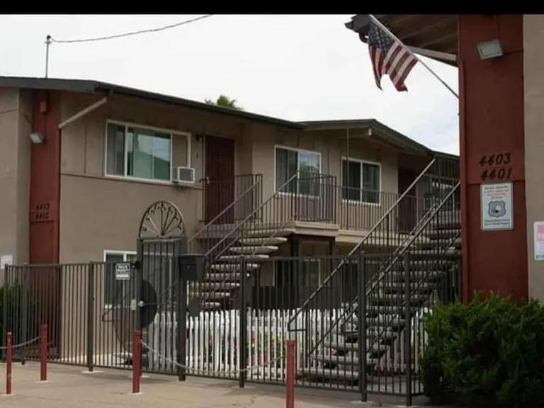 Lisa Manor Gated Entry