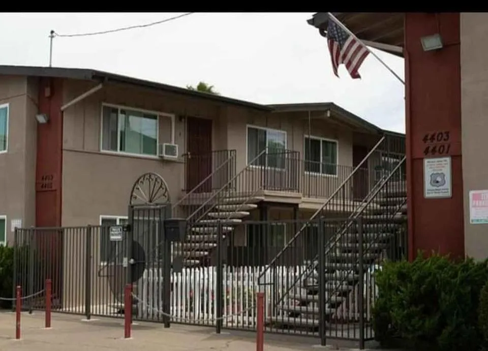 Lisa Manor Gated Entry