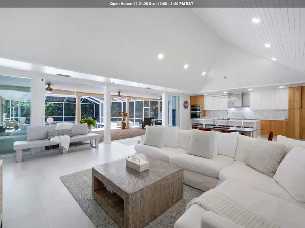 2943 Valencia Way, Fort Myers, FL 33901
