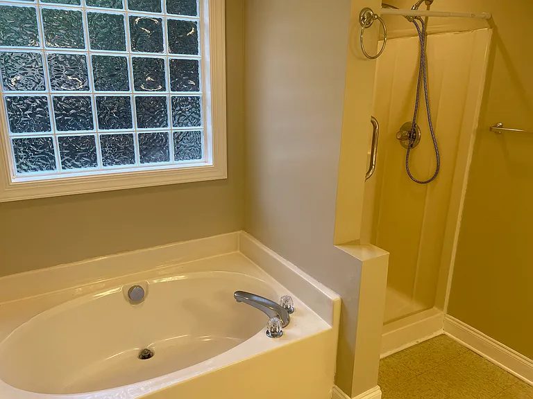 113 Charlotte Ave — Photo 9