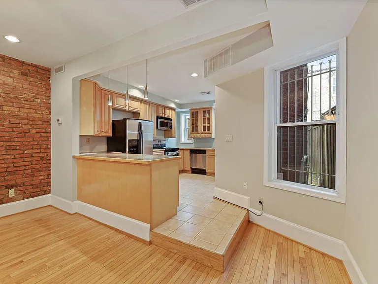 Breakfast Nook / Bar