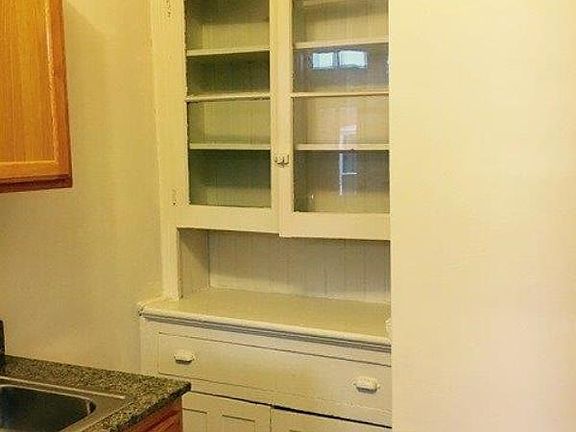 3rd image of 1108 W Grace St APT 11
