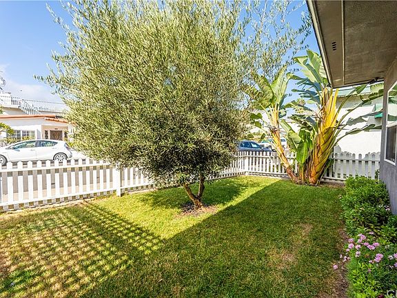 4th image of 144 Venetia Dr
