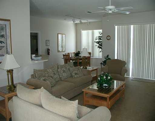 3rd image of 1120 N Hampton Dr