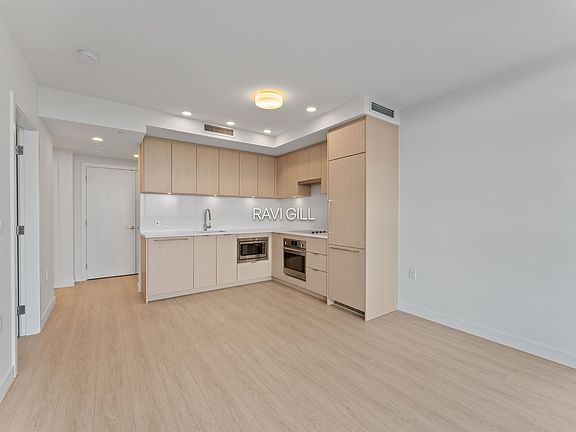 4th image of 13675 107a Ave #3012