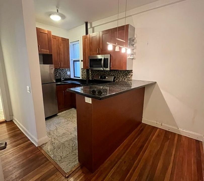 1st image of 6-11 Peterborough St #6