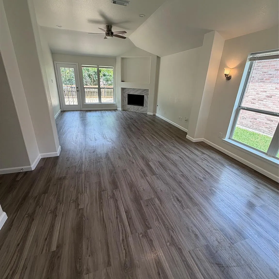 3 bed, 2.0 bath, 1425 sqft, $1,795 — Photo 1