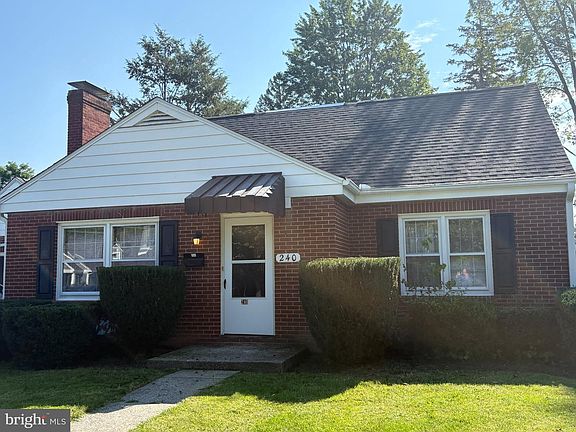 2nd image of 240 E McCormick Ave